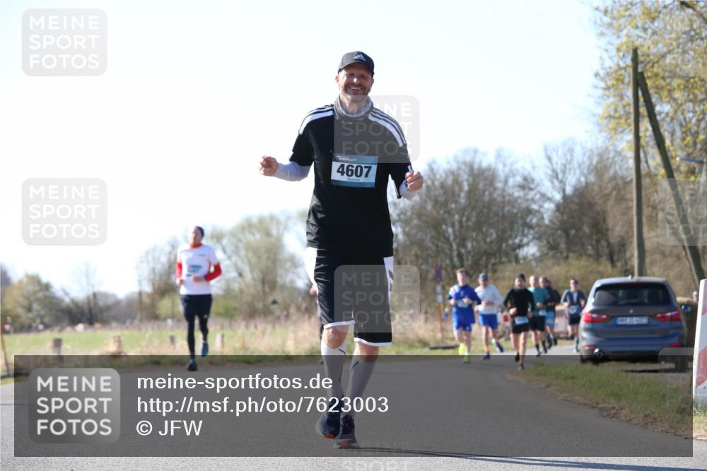 06.04.2025 - 44. Internationalen Wilhelmsburger Insellauf Jannik Wohlers http://msf.ph/oto/7623003 06.04.2025 10:25:21 Laufen 4607 meine-sportfotos.de