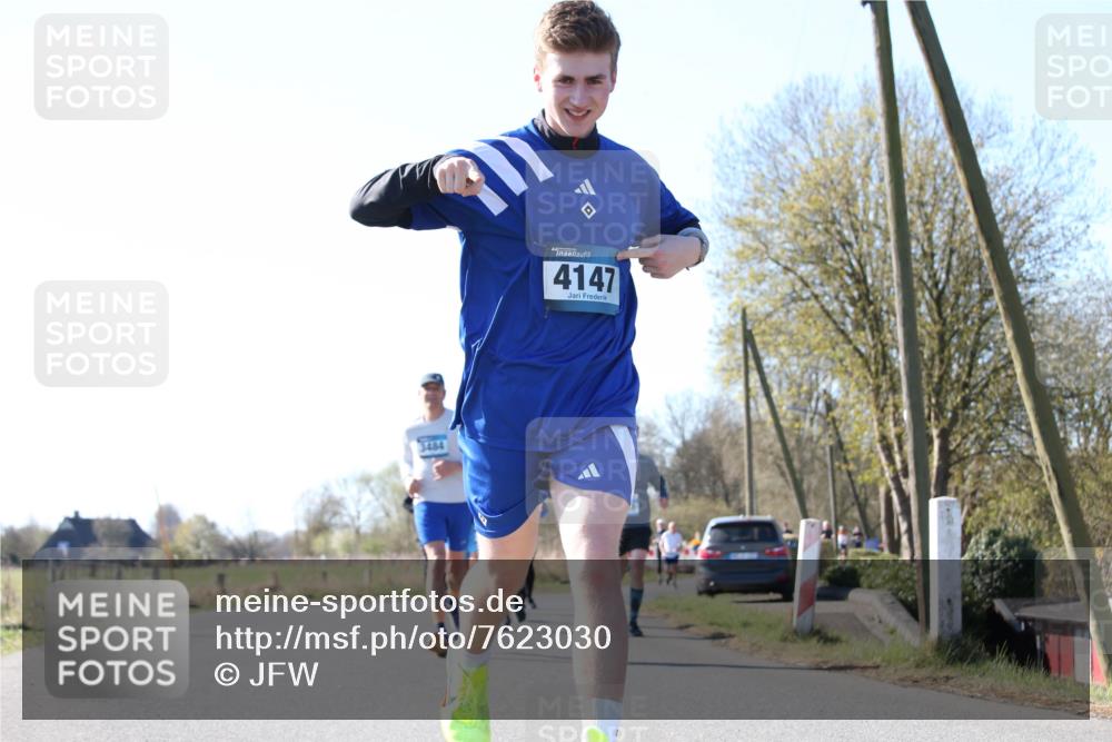 06.04.2025 - 44. Internationalen Wilhelmsburger Insellauf Jannik Wohlers http://msf.ph/oto/7623030 06.04.2025 10:25:33 Laufen 3484, 4147 meine-sportfotos.de