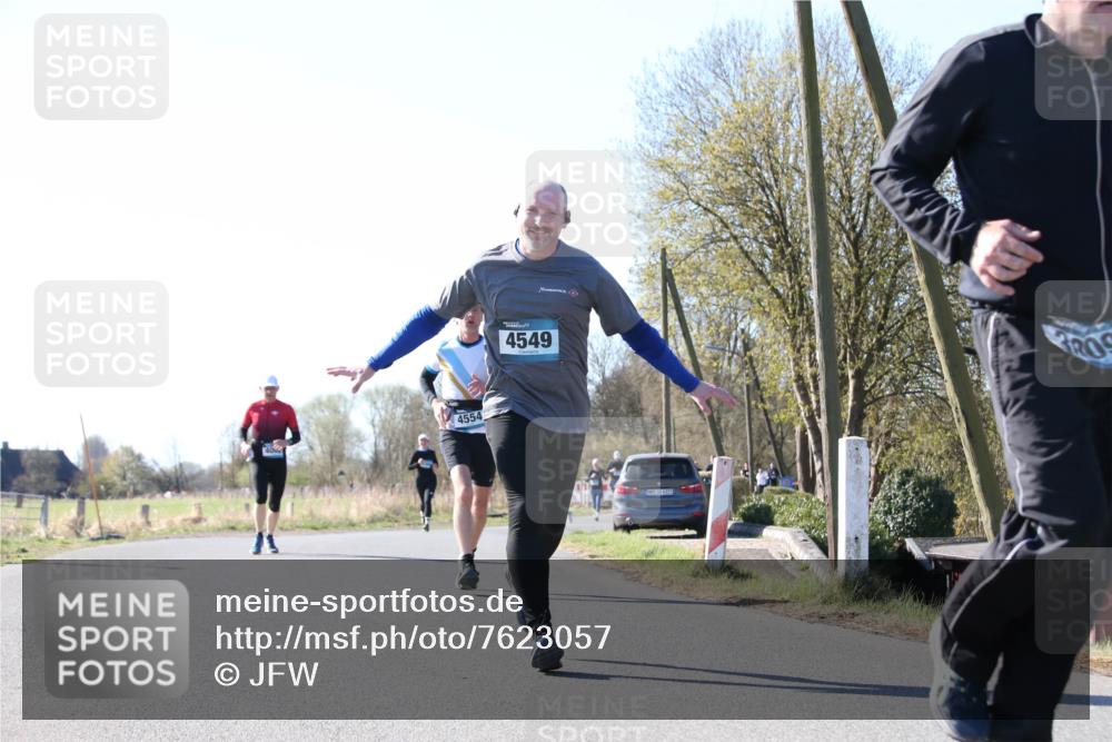 06.04.2025 - 44. Internationalen Wilhelmsburger Insellauf Jannik Wohlers http://msf.ph/oto/7623057 06.04.2025 10:25:39 Laufen 4554, 4549 meine-sportfotos.de