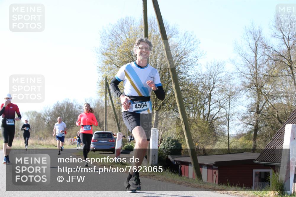 06.04.2025 - 44. Internationalen Wilhelmsburger Insellauf Jannik Wohlers http://msf.ph/oto/7623065 06.04.2025 10:25:41 Laufen 4002, 3238, 4554 meine-sportfotos.de