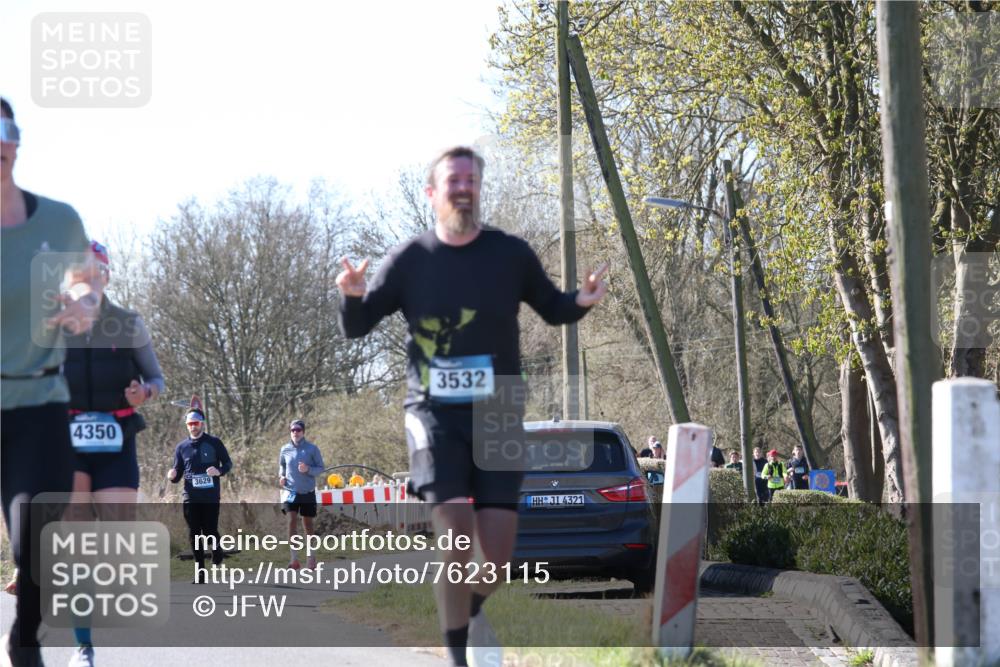 06.04.2025 - 44. Internationalen Wilhelmsburger Insellauf Jannik Wohlers http://msf.ph/oto/7623115 06.04.2025 10:25:59 Laufen 4350, 3629, 3532, 4321 meine-sportfotos.de