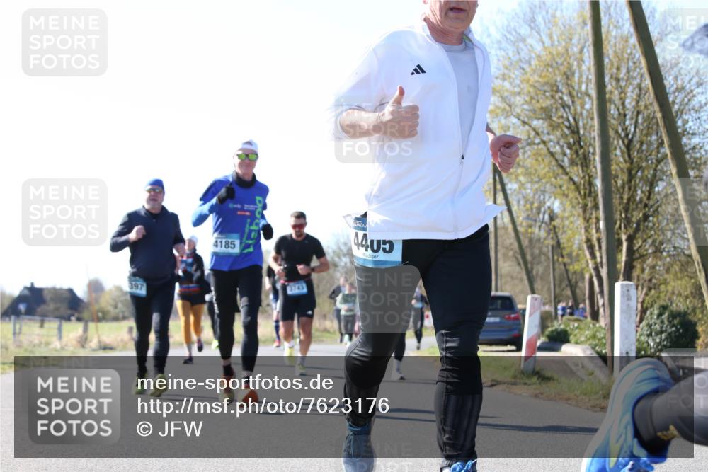 06.04.2025 - 44. Internationalen Wilhelmsburger Insellauf Jannik Wohlers http://msf.ph/oto/7623176 06.04.2025 10:26:20 Laufen 397, 4185, 3743, 4405 meine-sportfotos.de