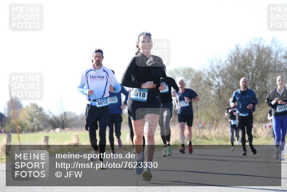 06.04.2025 - 44. Internationalen Wilhelmsburger Insellauf Jannik Wohlers http://msf.ph/oto/7623330 06.04.2025 10:27:35 Laufen 4013, 1302, 3518, 3918 meine-sportfotos.de