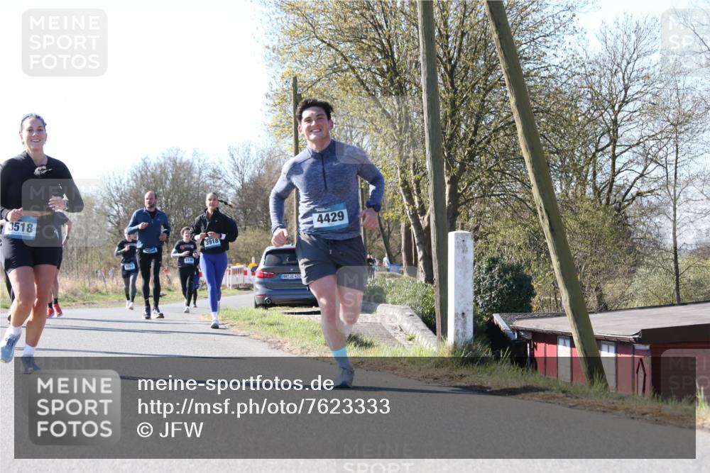 06.04.2025 - 44. Internationalen Wilhelmsburger Insellauf Jannik Wohlers http://msf.ph/oto/7623333 06.04.2025 10:27:36 Laufen 3518, 4100, 3918, 432, 4429 meine-sportfotos.de