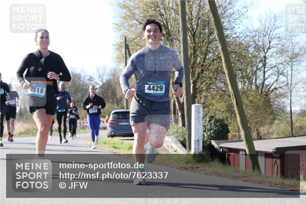 06.04.2025 - 44. Internationalen Wilhelmsburger Insellauf Jannik Wohlers http://msf.ph/oto/7623337 06.04.2025 10:27:37 Laufen 5174, 3518, 3918, 4429 meine-sportfotos.de