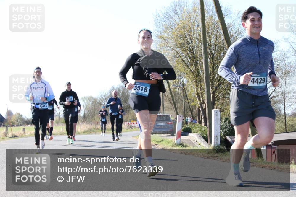 06.04.2025 - 44. Internationalen Wilhelmsburger Insellauf Jannik Wohlers http://msf.ph/oto/7623339 06.04.2025 10:27:38 Laufen 4013, 978, 4301, 3518, 31, 423, 4429 meine-sportfotos.de