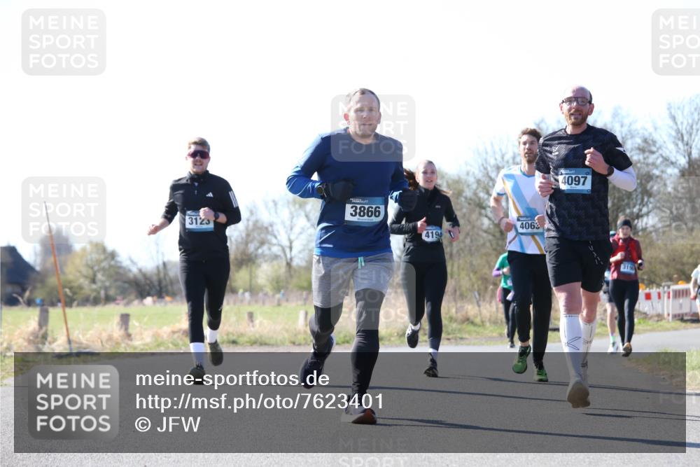06.04.2025 - 44. Internationalen Wilhelmsburger Insellauf Jannik Wohlers http://msf.ph/oto/7623401 06.04.2025 10:28:05 Laufen 3123, 3866, 4194, 4063, 4097, 319 meine-sportfotos.de