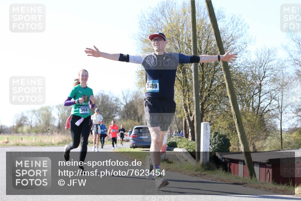 06.04.2025 - 44. Internationalen Wilhelmsburger Insellauf Jannik Wohlers http://msf.ph/oto/7623454 06.04.2025 10:28:16 Laufen 3687, 3489 meine-sportfotos.de