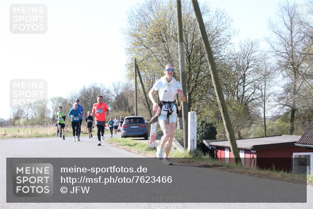 06.04.2025 - 44. Internationalen Wilhelmsburger Insellauf Jannik Wohlers http://msf.ph/oto/7623466 06.04.2025 10:28:21 Laufen 3999, 4352, 31, 4323 meine-sportfotos.de