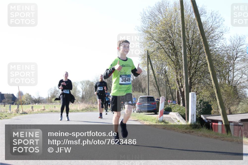 06.04.2025 - 44. Internationalen Wilhelmsburger Insellauf Jannik Wohlers http://msf.ph/oto/7623486 06.04.2025 10:28:28 Laufen 4375, 4095, 3845, 31, 4323 meine-sportfotos.de