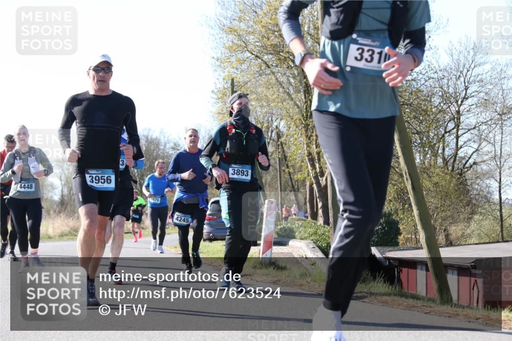 06.04.2025 - 44. Internationalen Wilhelmsburger Insellauf Jannik Wohlers http://msf.ph/oto/7623524 06.04.2025 10:28:50 Laufen 4448, 3956, 3, 4475, 4245, 3893, 331 meine-sportfotos.de