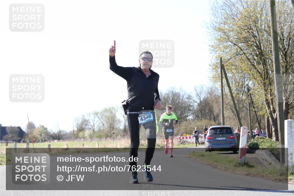 06.04.2025 - 44. Internationalen Wilhelmsburger Insellauf Jannik Wohlers http://msf.ph/oto/7623544 06.04.2025 10:28:56 Laufen 4340, 3407, 31, 4321 meine-sportfotos.de