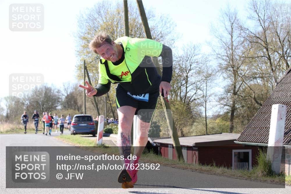 06.04.2025 - 44. Internationalen Wilhelmsburger Insellauf Jannik Wohlers http://msf.ph/oto/7623562 06.04.2025 10:29:03 Laufen  meine-sportfotos.de