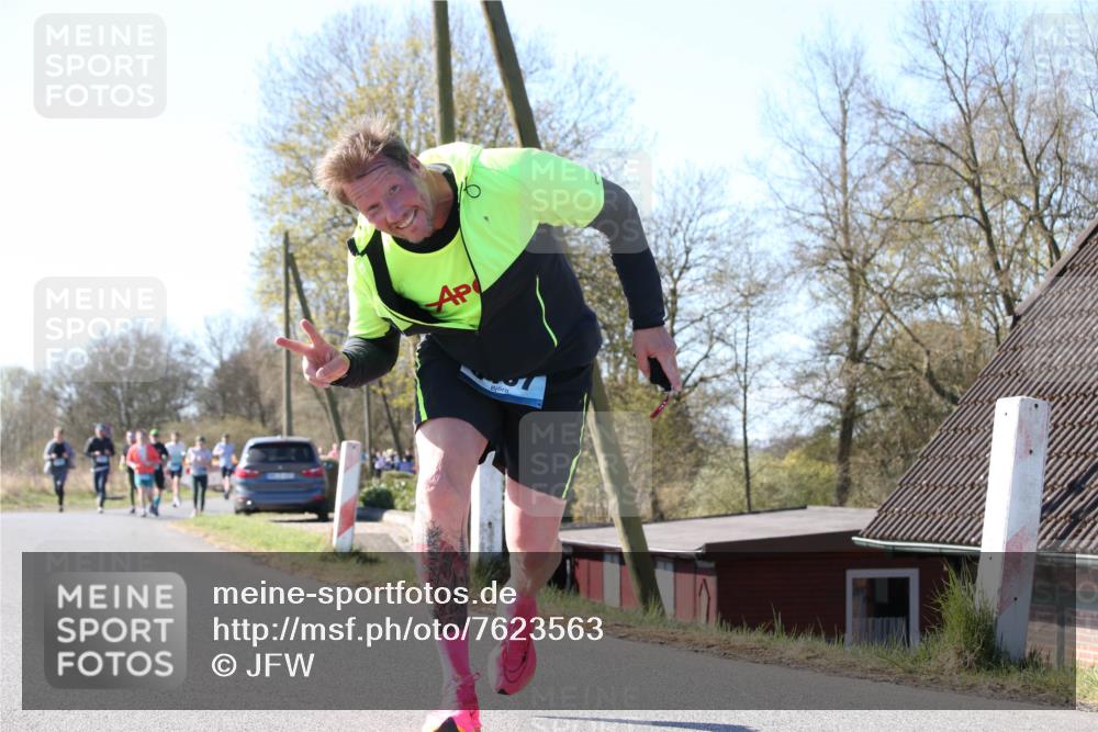 06.04.2025 - 44. Internationalen Wilhelmsburger Insellauf Jannik Wohlers http://msf.ph/oto/7623563 06.04.2025 10:29:03 Laufen  meine-sportfotos.de
