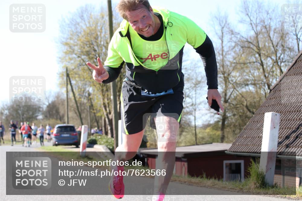 06.04.2025 - 44. Internationalen Wilhelmsburger Insellauf Jannik Wohlers http://msf.ph/oto/7623566 06.04.2025 10:29:03 Laufen  meine-sportfotos.de