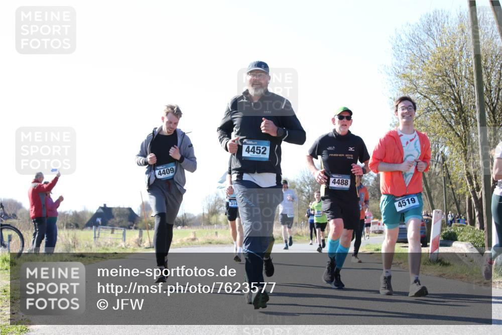 06.04.2025 - 44. Internationalen Wilhelmsburger Insellauf Jannik Wohlers http://msf.ph/oto/7623577 06.04.2025 10:29:15 Laufen 4409, 316, 4452, 2015, 344, 4488, 4519 meine-sportfotos.de