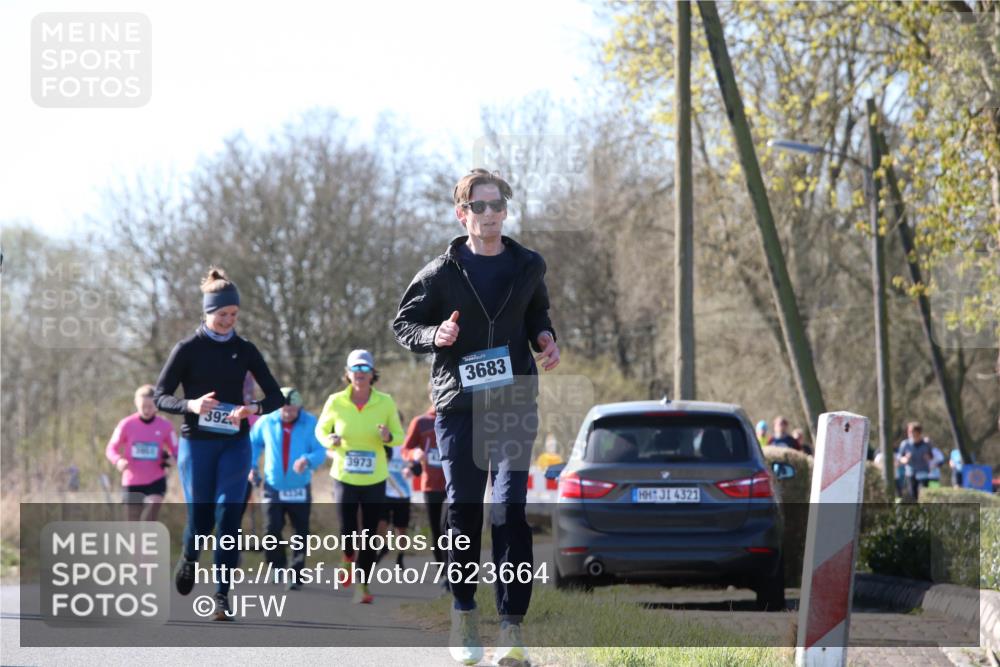 06.04.2025 - 44. Internationalen Wilhelmsburger Insellauf Jannik Wohlers http://msf.ph/oto/7623664 06.04.2025 10:29:47 Laufen 392, 4354, 3973, 3683, 4321 meine-sportfotos.de