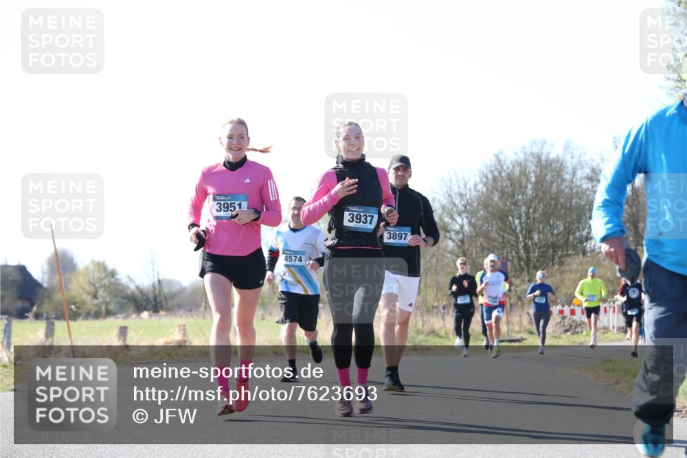 06.04.2025 - 44. Internationalen Wilhelmsburger Insellauf Jannik Wohlers http://msf.ph/oto/7623693 06.04.2025 10:29:58 Laufen 3951, 4574, 3937, 3897 meine-sportfotos.de