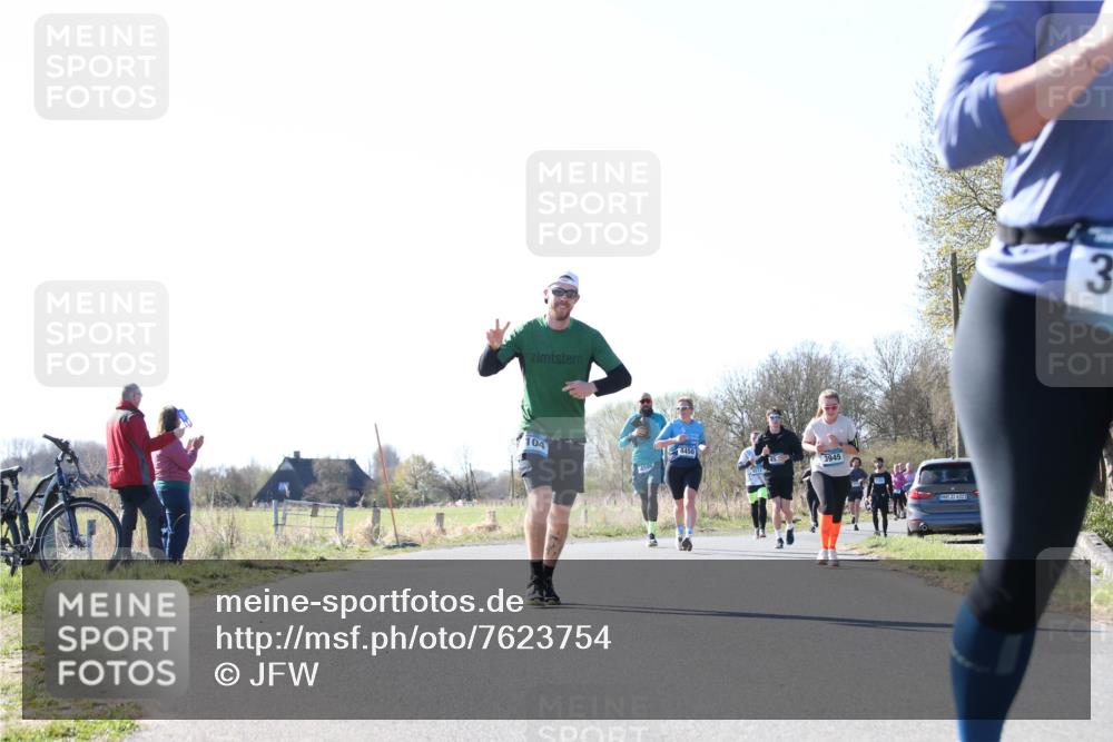 06.04.2025 - 44. Internationalen Wilhelmsburger Insellauf Jannik Wohlers http://msf.ph/oto/7623754 06.04.2025 10:30:19 Laufen 104, 45, 4450, 3945, 3 meine-sportfotos.de