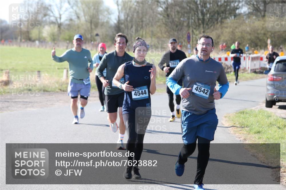 06.04.2025 - 44. Internationalen Wilhelmsburger Insellauf Jannik Wohlers http://msf.ph/oto/7623882 06.04.2025 10:31:36 Laufen 356, 4544, 3922, 4542 meine-sportfotos.de