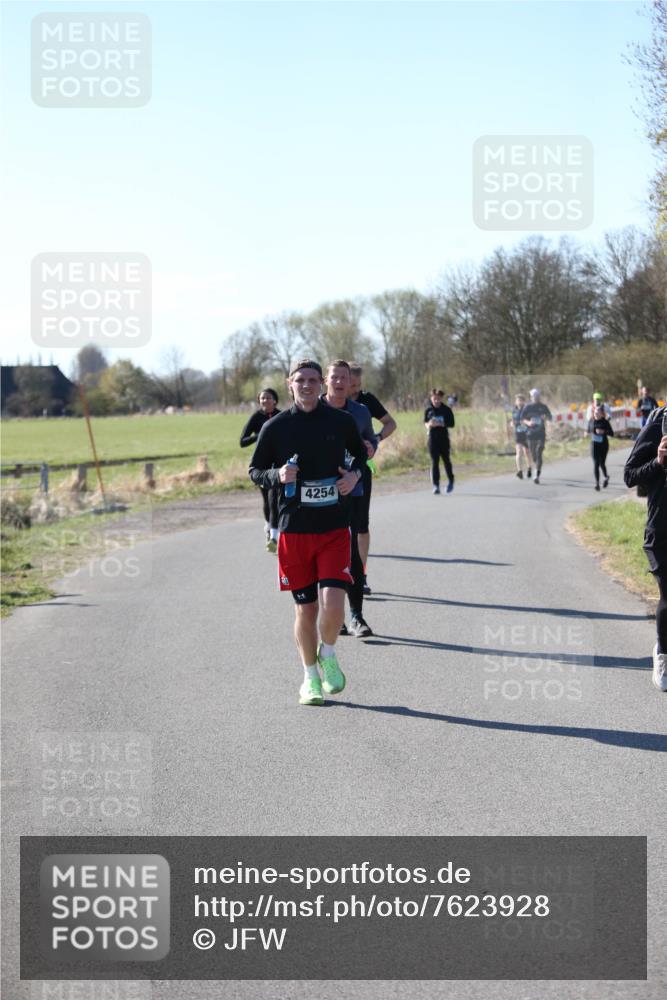06.04.2025 - 44. Internationalen Wilhelmsburger Insellauf Jannik Wohlers http://msf.ph/oto/7623928 06.04.2025 10:32:06 Laufen 4254 meine-sportfotos.de