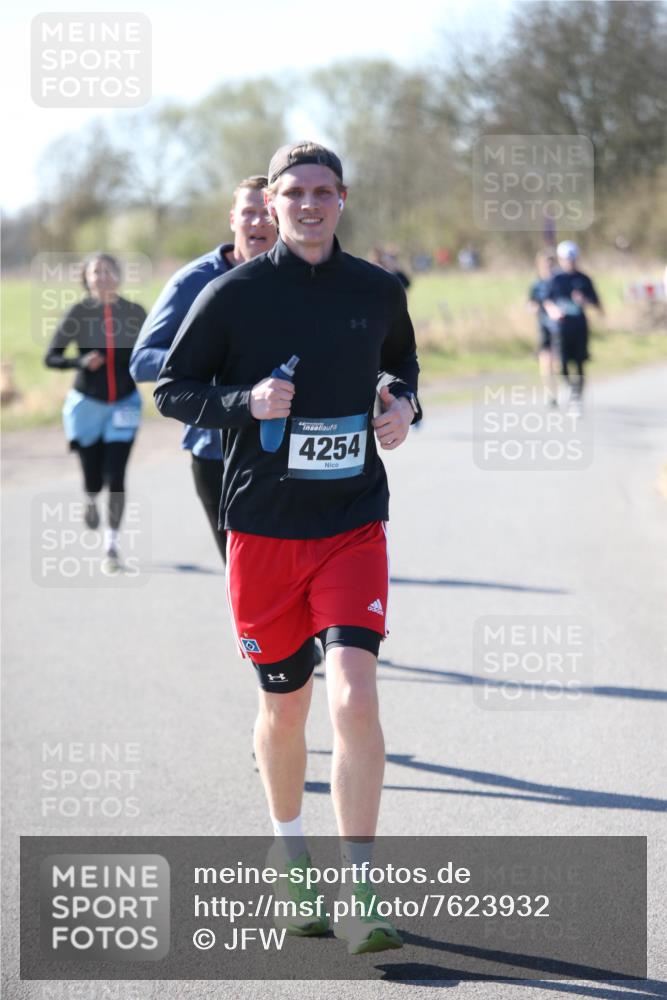 06.04.2025 - 44. Internationalen Wilhelmsburger Insellauf Jannik Wohlers http://msf.ph/oto/7623932 06.04.2025 10:32:07 Laufen 4254 meine-sportfotos.de