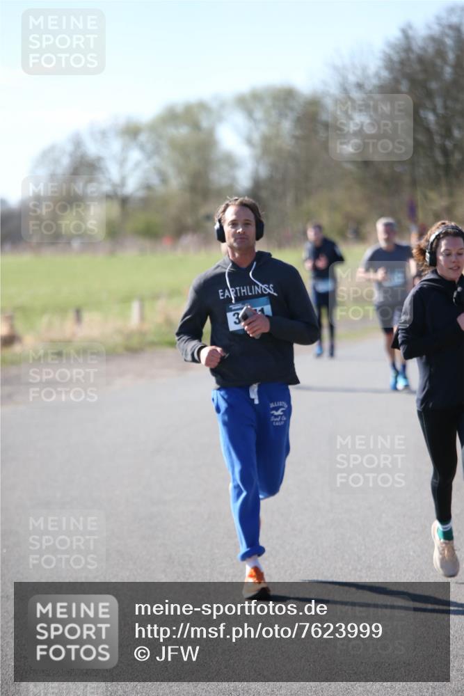 06.04.2025 - 44. Internationalen Wilhelmsburger Insellauf Jannik Wohlers http://msf.ph/oto/7623999 06.04.2025 10:32:23 Laufen 3 meine-sportfotos.de