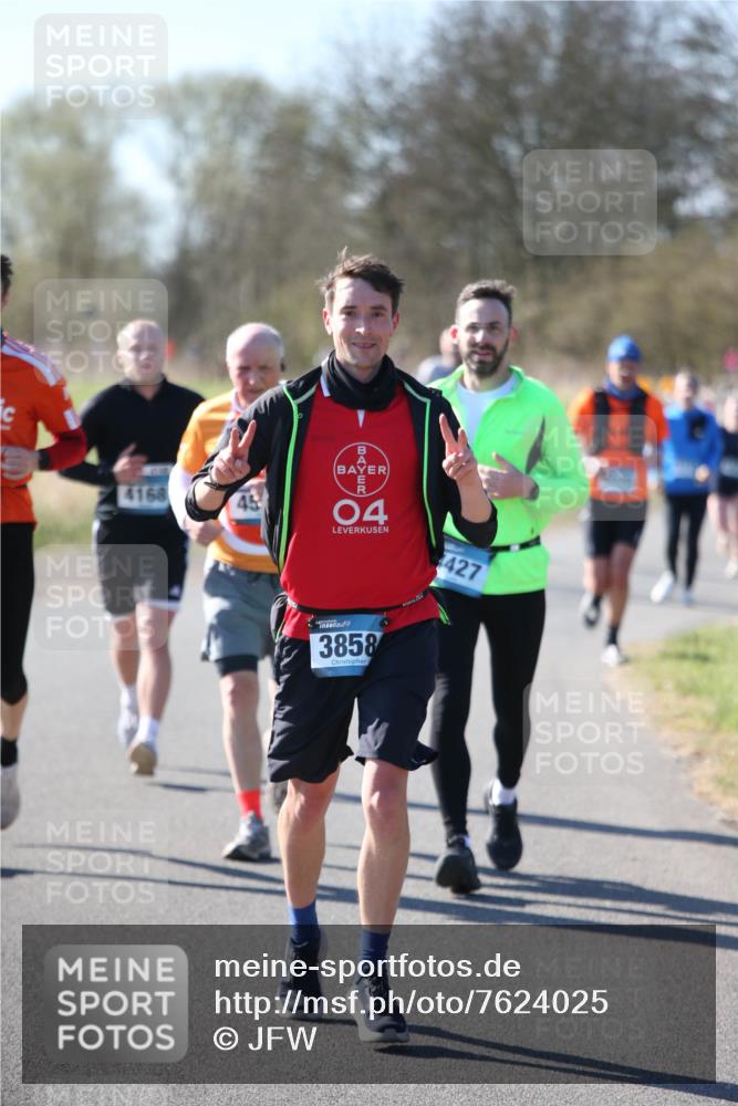 06.04.2025 - 44. Internationalen Wilhelmsburger Insellauf Jannik Wohlers http://msf.ph/oto/7624025 06.04.2025 10:32:39 Laufen 4168, 04, 427, 3858 meine-sportfotos.de