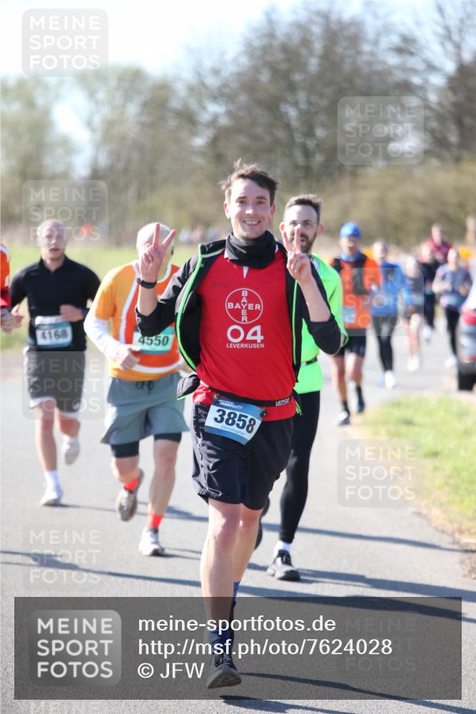 06.04.2025 - 44. Internationalen Wilhelmsburger Insellauf Jannik Wohlers http://msf.ph/oto/7624028 06.04.2025 10:32:39 Laufen 4168, 4550, 04, 3858 meine-sportfotos.de