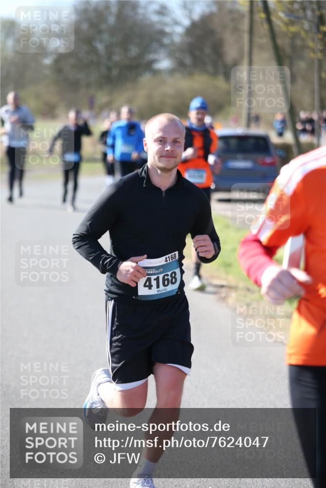 06.04.2025 - 44. Internationalen Wilhelmsburger Insellauf Jannik Wohlers http://msf.ph/oto/7624047 06.04.2025 10:32:44 Laufen 4168, 4168 meine-sportfotos.de