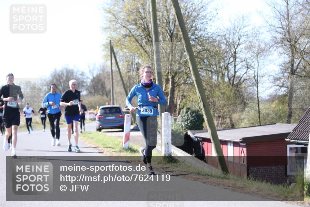 06.04.2025 - 44. Internationalen Wilhelmsburger Insellauf Jannik Wohlers http://msf.ph/oto/7624119 06.04.2025 10:33:11 Laufen 4567, 3375, 3039 meine-sportfotos.de