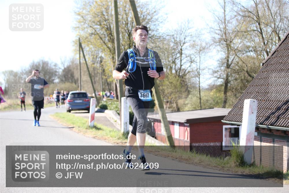 06.04.2025 - 44. Internationalen Wilhelmsburger Insellauf Jannik Wohlers http://msf.ph/oto/7624209 06.04.2025 10:33:36 Laufen 3697 meine-sportfotos.de
