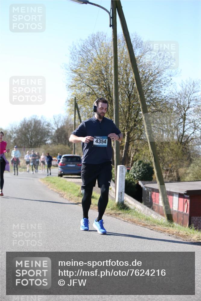 06.04.2025 - 44. Internationalen Wilhelmsburger Insellauf Jannik Wohlers http://msf.ph/oto/7624216 06.04.2025 10:33:39 Laufen 4354 meine-sportfotos.de