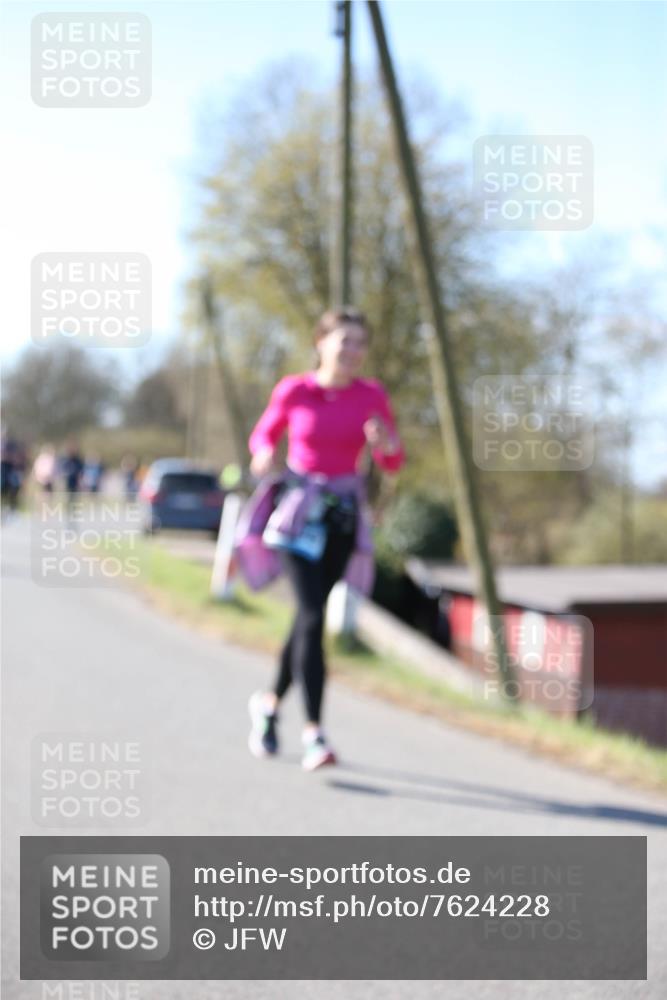 06.04.2025 - 44. Internationalen Wilhelmsburger Insellauf Jannik Wohlers http://msf.ph/oto/7624228 06.04.2025 10:33:42 Laufen  meine-sportfotos.de