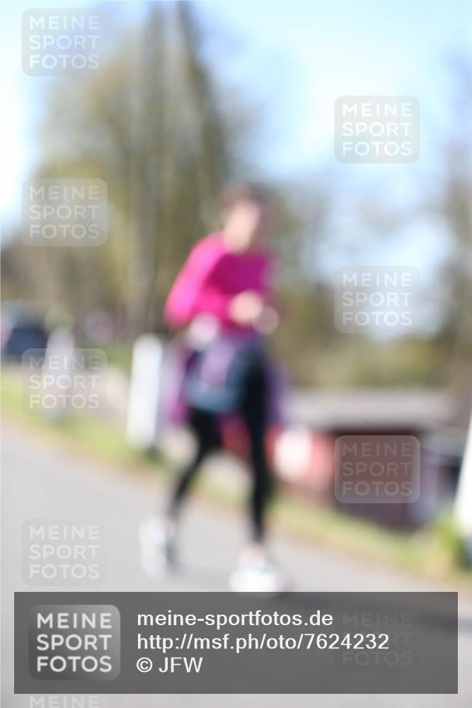 06.04.2025 - 44. Internationalen Wilhelmsburger Insellauf Jannik Wohlers http://msf.ph/oto/7624232 06.04.2025 10:33:42 Laufen  meine-sportfotos.de