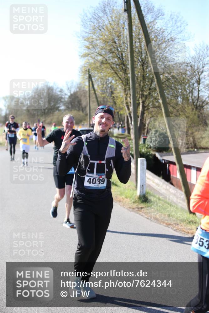 06.04.2025 - 44. Internationalen Wilhelmsburger Insellauf Jannik Wohlers http://msf.ph/oto/7624344 06.04.2025 10:34:24 Laufen 18, 4089, 353 meine-sportfotos.de