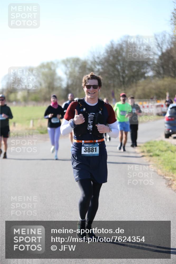 06.04.2025 - 44. Internationalen Wilhelmsburger Insellauf Jannik Wohlers http://msf.ph/oto/7624354 06.04.2025 10:34:29 Laufen 3881 meine-sportfotos.de