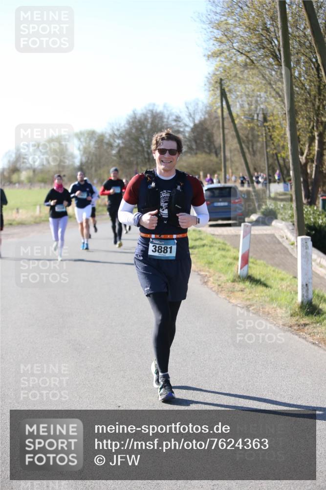 06.04.2025 - 44. Internationalen Wilhelmsburger Insellauf Jannik Wohlers http://msf.ph/oto/7624363 06.04.2025 10:34:30 Laufen 3881 meine-sportfotos.de