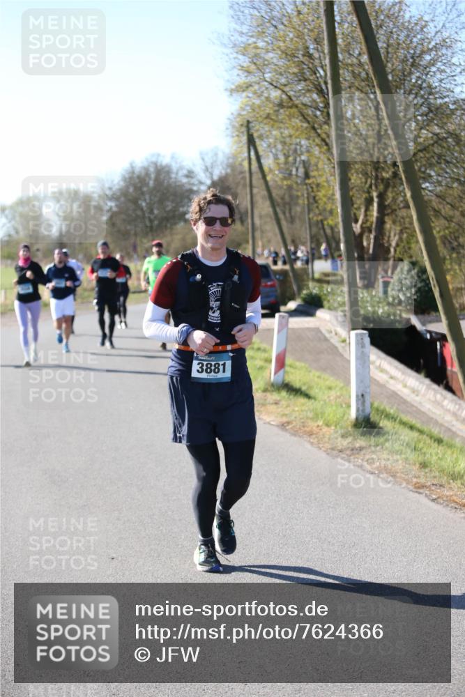 06.04.2025 - 44. Internationalen Wilhelmsburger Insellauf Jannik Wohlers http://msf.ph/oto/7624366 06.04.2025 10:34:30 Laufen 3881 meine-sportfotos.de