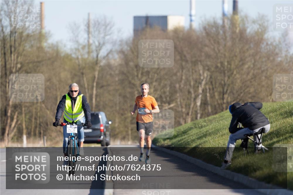 06.04.2025 - 44. Internationalen Wilhelmsburger Insellauf Michael Strokosch http://msf.ph/oto/7624375 06.04.2025 09:14:07 Laufen 402 meine-sportfotos.de