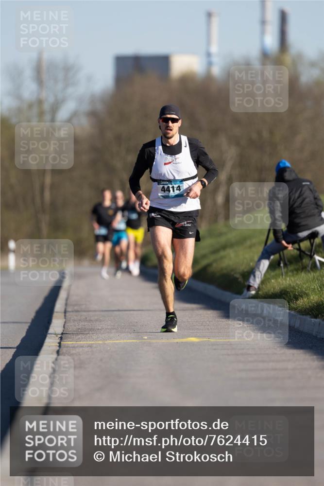 06.04.2025 - 44. Internationalen Wilhelmsburger Insellauf Michael Strokosch http://msf.ph/oto/7624415 06.04.2025 09:14:52 Laufen 4414 meine-sportfotos.de