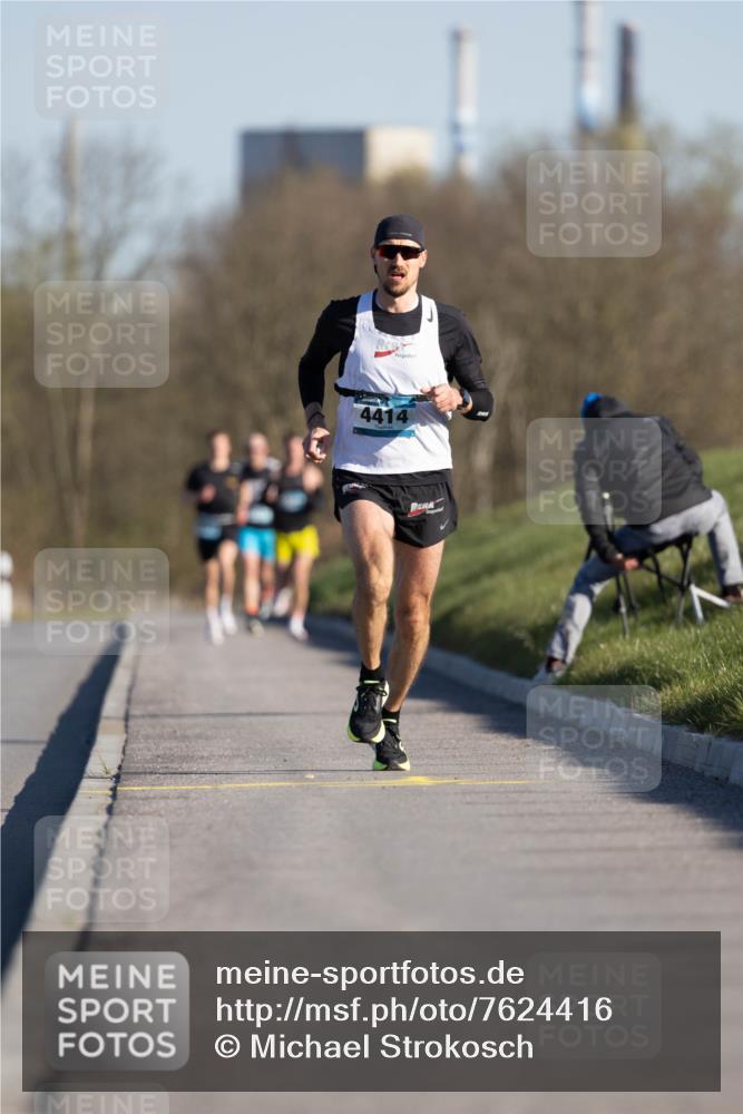 06.04.2025 - 44. Internationalen Wilhelmsburger Insellauf Michael Strokosch http://msf.ph/oto/7624416 06.04.2025 09:14:52 Laufen 4414 meine-sportfotos.de