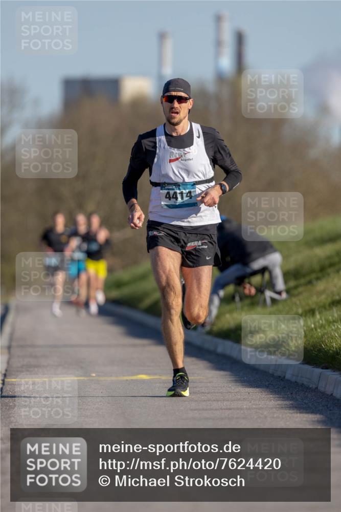06.04.2025 - 44. Internationalen Wilhelmsburger Insellauf Michael Strokosch http://msf.ph/oto/7624420 06.04.2025 09:14:55 Laufen 4414 meine-sportfotos.de
