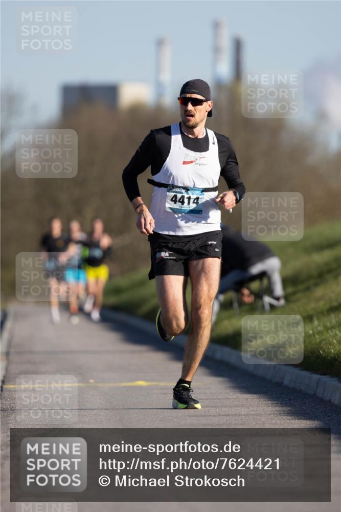 06.04.2025 - 44. Internationalen Wilhelmsburger Insellauf Michael Strokosch http://msf.ph/oto/7624421 06.04.2025 09:14:55 Laufen 4414 meine-sportfotos.de