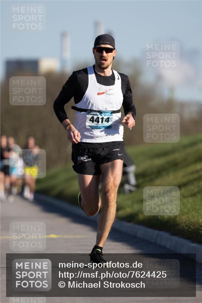 06.04.2025 - 44. Internationalen Wilhelmsburger Insellauf Michael Strokosch http://msf.ph/oto/7624425 06.04.2025 09:14:56 Laufen 4414 meine-sportfotos.de