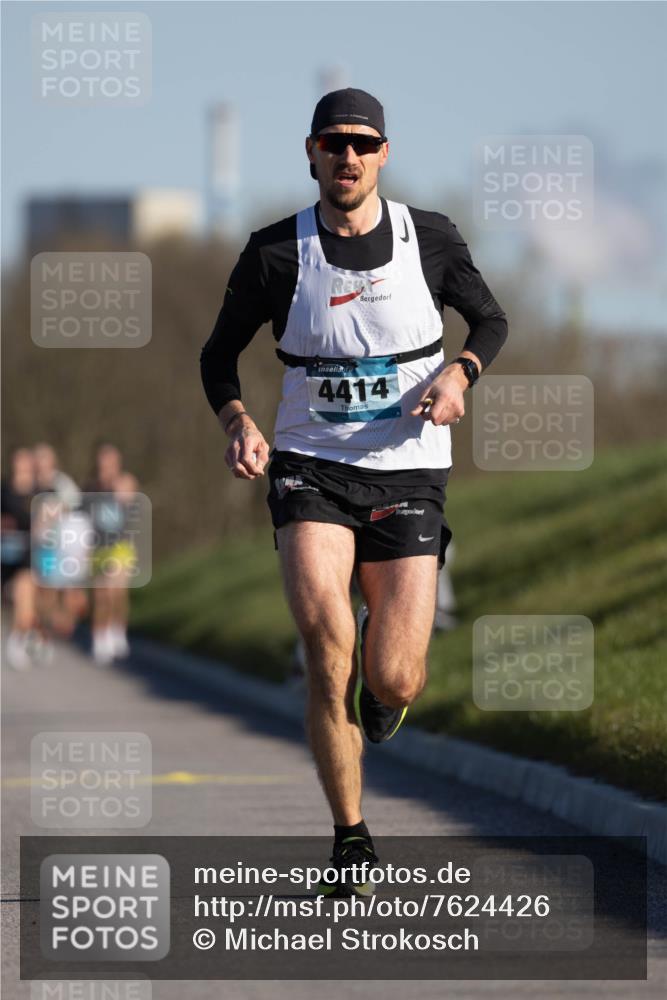 06.04.2025 - 44. Internationalen Wilhelmsburger Insellauf Michael Strokosch http://msf.ph/oto/7624426 06.04.2025 09:14:57 Laufen 4414 meine-sportfotos.de