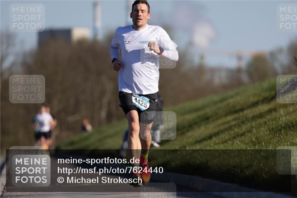06.04.2025 - 44. Internationalen Wilhelmsburger Insellauf Michael Strokosch http://msf.ph/oto/7624440 06.04.2025 09:15:26 Laufen 4425 meine-sportfotos.de