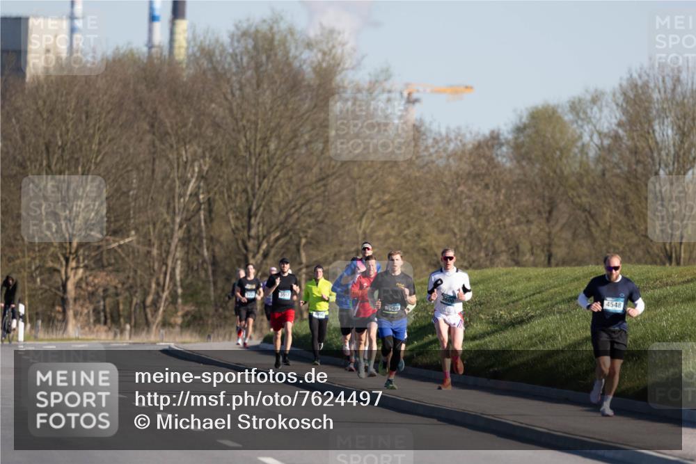 06.04.2025 - 44. Internationalen Wilhelmsburger Insellauf Michael Strokosch http://msf.ph/oto/7624497 06.04.2025 09:17:50 Laufen 3557, 3599, 4548 meine-sportfotos.de