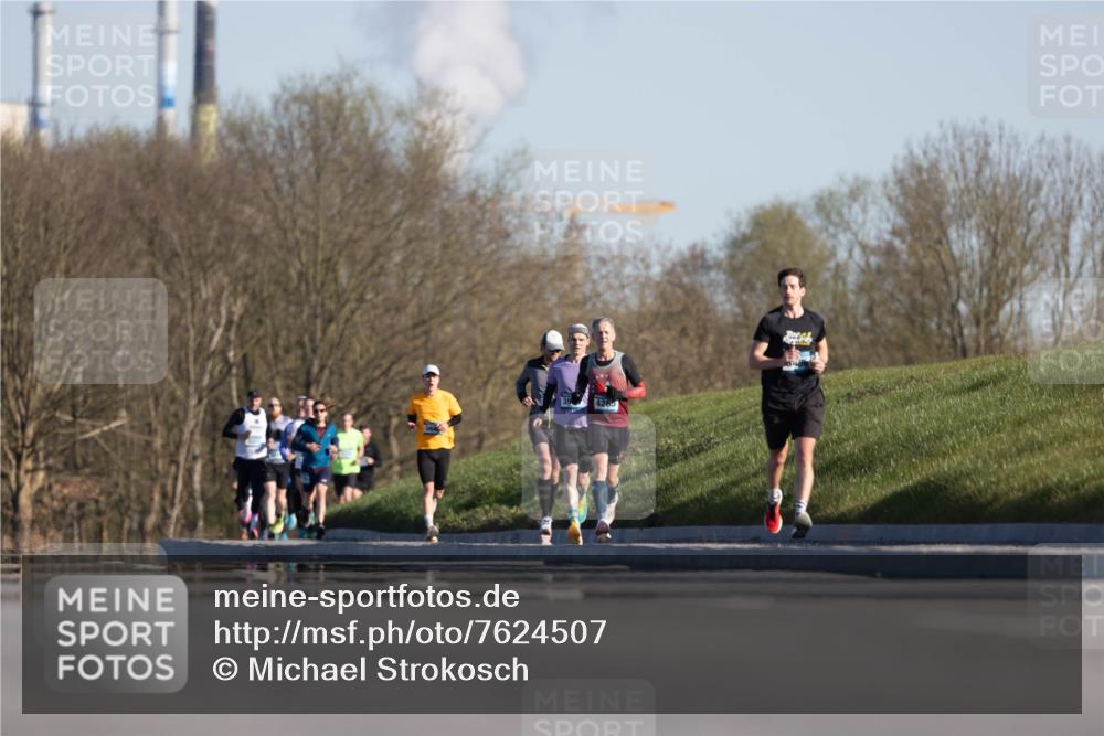 06.04.2025 - 44. Internationalen Wilhelmsburger Insellauf Michael Strokosch http://msf.ph/oto/7624507 06.04.2025 09:18:15 Laufen 4265 meine-sportfotos.de