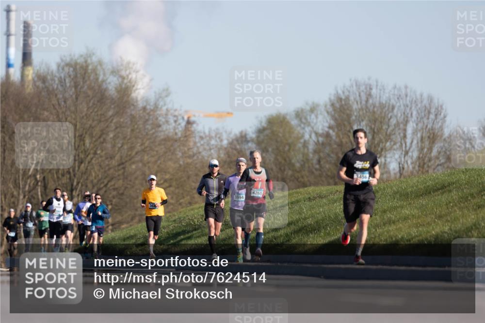 06.04.2025 - 44. Internationalen Wilhelmsburger Insellauf Michael Strokosch http://msf.ph/oto/7624514 06.04.2025 09:18:19 Laufen 3994, 4265, 3456 meine-sportfotos.de